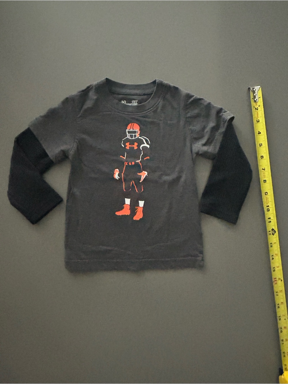 Under Armour Boys Football Graphic Long Sleeve T-Shirt size 2T…